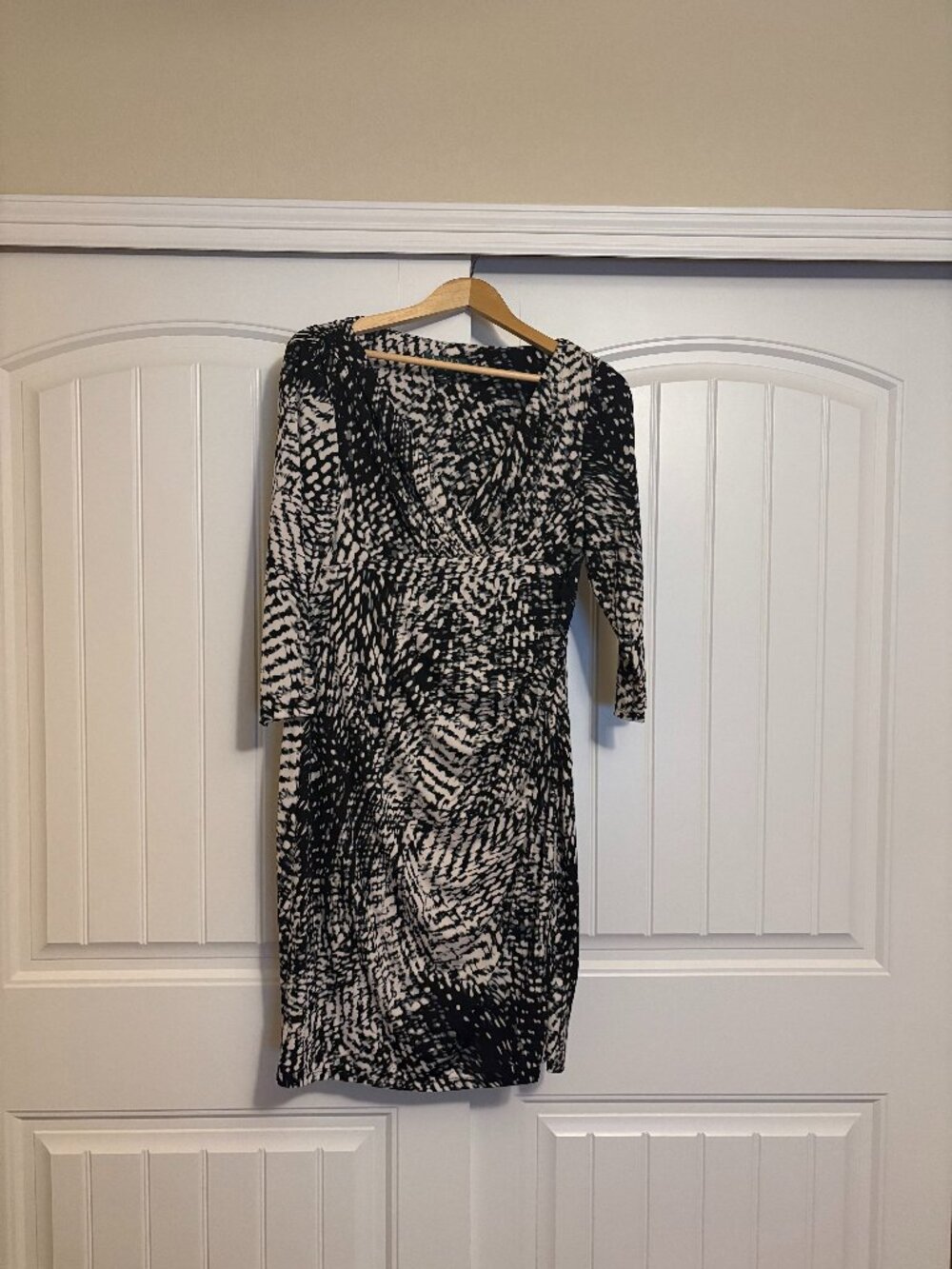 Lauren Ralph Lauren Dress Size 12 Faux Wrap Black Tan Abstract Print 3/4 Sleeves